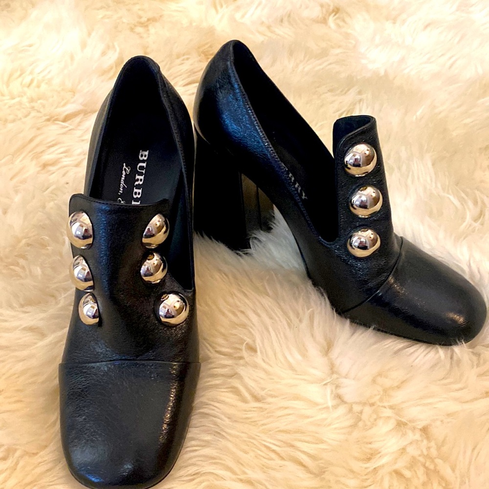 Burberry Leather Pumps